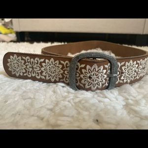 Embroidered belt 🪐